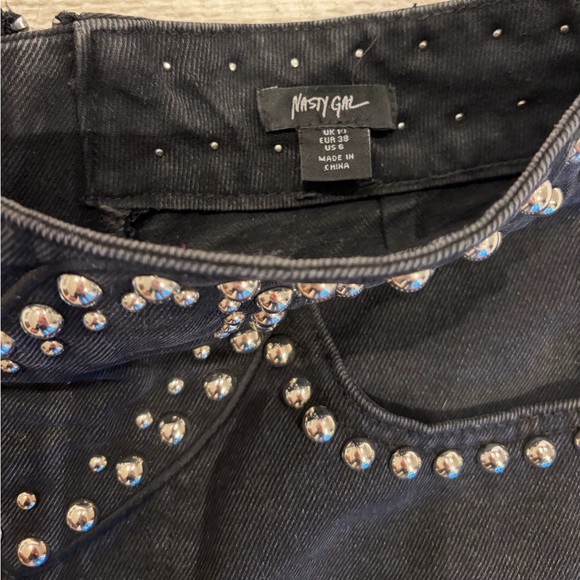 Nasty Gal black denim studded hot shorts - Picture 3 of 4